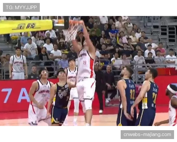 广州队93-76击败广东队，季后赛上演以下克上
